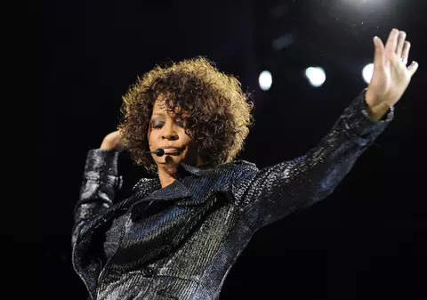Whitney Houston a fost abuzată sexual în copilărie, arată un documentar prezentat la Cannes
