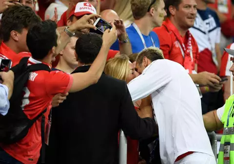 Cine sunt femeile din spatele elvețienilor. ”Ceasornicarii” l-au blocat pe Neymar, care este un ”cerșetor”. Reacția brazilienilor | FOTO