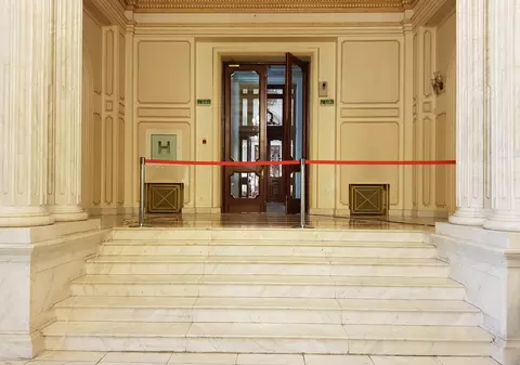 FOTO/ PSD, restricții fără precedent în Parlament. Jurnaliștii, strânși în țarcuri. Lifturile, doar pentru aleși