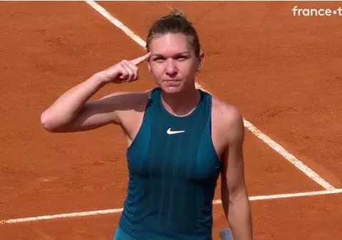 Cum a învins-o Simona Halep pe Kerber. Liderul mondial a explicat gestul cu degetul la tâmplă / VIDEO