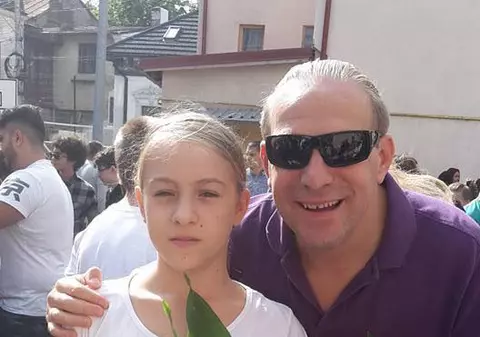 Ce note a luat fiica lui Vali Crăciunescu la Evaluarea Națională 2018. Matematica a tras-o în jos