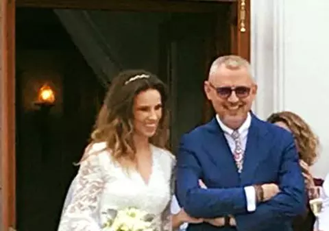 Gabriela Firea a oficiat căsătoria dintre jurnaliștii Ionela Năstase și Vlad Petreanu. "Cu un nod în gât și amintiri năvalnice" | FOTO