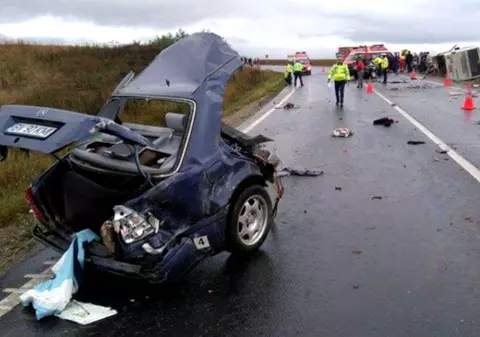 20 de accidente rutiere grave au loc, în fiecare zi, în România. Sute de morţi şi mii de răniţi apar în statisticile Poliţiei