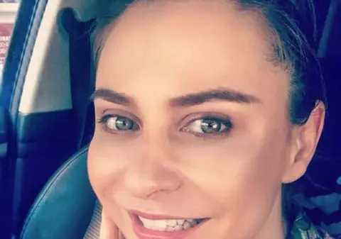 Ce fată frumoasă are Adina Buzatu. Sara are 21 de ani și zici că e model | FOTO