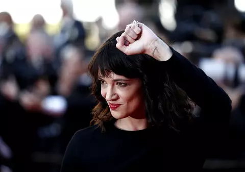 Asia Argento, fotografiată goală în pat cu minorul cu care a negat că a avut relații intime