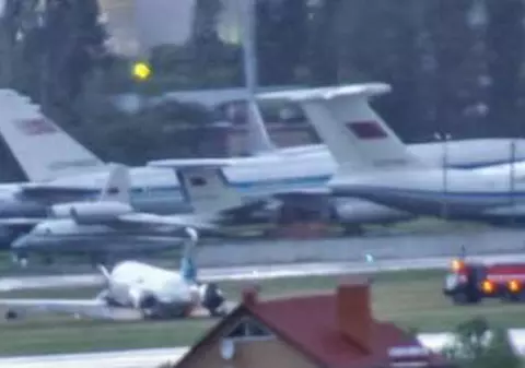 Un avion cu 169 de pasageri la bord a aterizat în afara pistei în Kiev