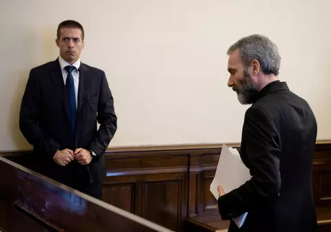 Preot trimis al Vaticanului la Washington, condamnat la închisoare pentru deținere de materiale pornografice cu copii