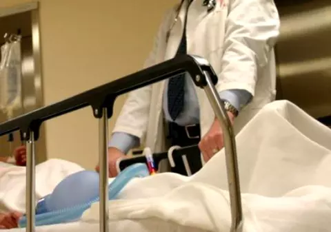 De la nuntă, la spital! Mireasa și alți zeci de invitați au făcut toxiinfecție alimentară