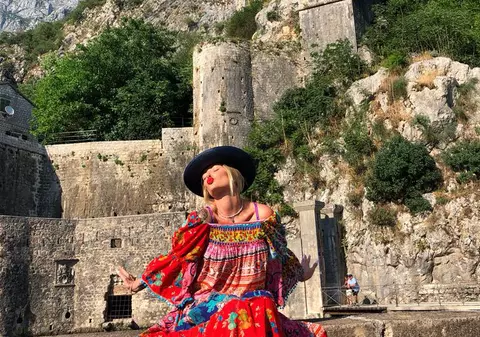 Delia, la proba costumului de baie. Ipostază fierbinte de tot cu artista