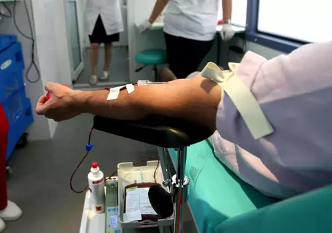 Ofertă inedită la Centrul de Transfuzii Vrancea: cuplurile care vor dona sânge pot câștiga o cină romantică de Ziua Îndrăgostiților