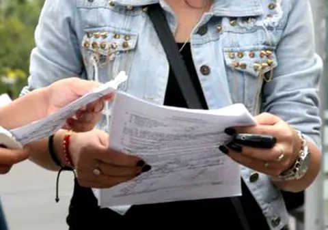 Elevii unei școli din Ploiești, induși în eroare la Evaluarea Națională la matematică. Un antet a afectat vizibilitatea la o problemă de geometrie