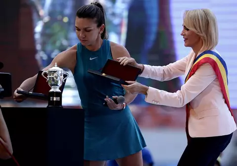 Huiduielile la adresa primarului Gabriela Firea s-au auzit până în America. Presa internațională a reflectat sosirea Simonei Halep în România / VIDEO