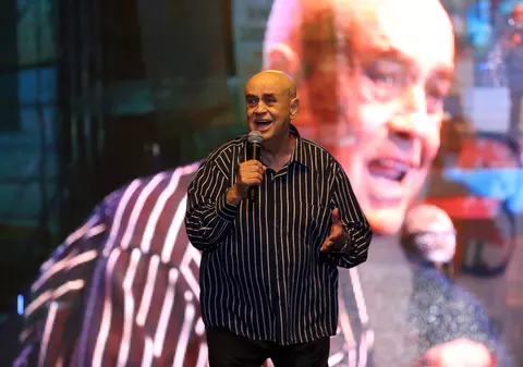 VIDEO/ Benone Sinulescu, concert în lacrimi. A cântat în memoria mamei sale