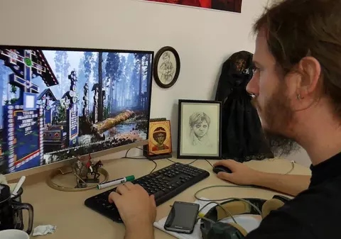 EXCLUSIV/ Gray Dawn, un joc pe calculator cu moroi, strigoi, înmormântări și moaște, realizat de trei tineri din Iași: „Preoții ne-au ajutat cu documentarea” - VIDEO