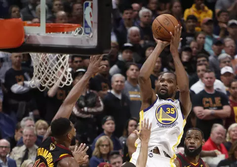 Finala NBA 2018. Golden State Warriors - Cleveland Cavaliers 4-0. Campioni fără emoții / VIDEO