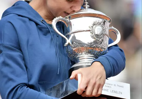 Mesajul lui Ilie Năstase pentru Simona Halep: ”Bravo, fată, dă-i înainte de acum. Să fii gurmandă şi să mai câştigi şi alte turnee”