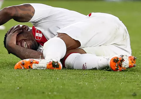 Peruanul Farfan și-a pierdut cunoștința. Rămâne internat 3 zile și ratează meciul cu Australia