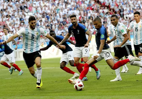 Franța - Argentina 4-3, în optimile Campionatului Mondial de fotbal Rusia 2018. Mbappé a câștigat clar duelul decarilor cu Messi