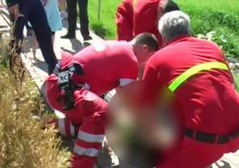 UPDATE/ Un copil de 11 luni s-ar fi electrocutat într-un parc din Capitală. La ce concluzii au ajuns medicii care l-au investigat
