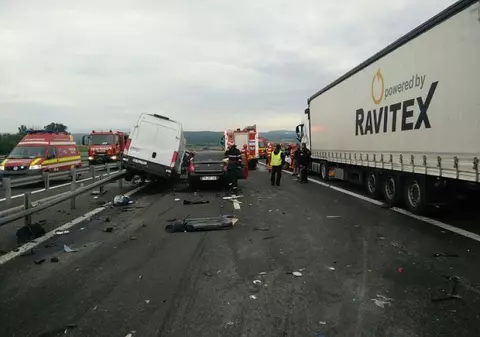 UPDATE/ Accident grav pe autostrada A 1. Numărul persoanelor moarte a ajuns la 4