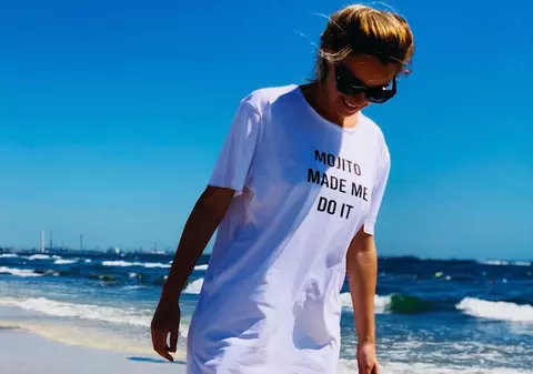 Diana Dumitrescu, în costum de baie. "Ce te faci dacă nu ai atins acel corp de zeiță care să întoarcă toate privirile de pe plajă?" | FOTO