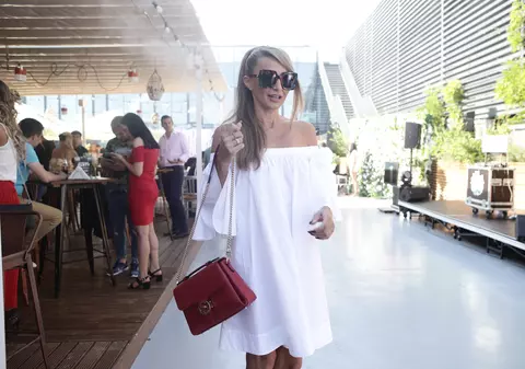 VIDEO/Crina Abrudan a găsit soluția bronzului perfect. ”Nu recomand nimănui, nu sunt un exemplu!”