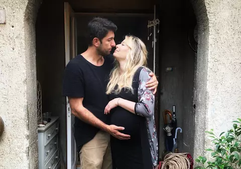 Laura Cosoi a dat petrecere înainte de venirea pe lume a fiicei ei. "Nu vrem ca prietenii noștri să cheltuiască inutil pe lucruri care poate nici nu ne vor folosi" | FOTO