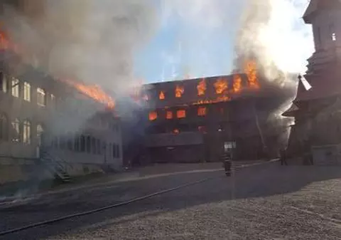 Incendiu de proporții la Mănăstirea Sf Mina din Roșiori, Suceava