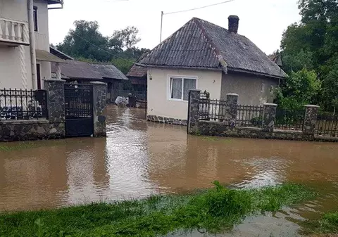 Cod galben de inundații în Transilvania. Șapte județe vor fi afectate