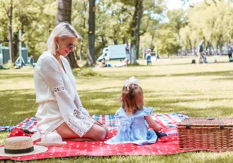 VIDEO EXCLUSIV/ Jojo își petrece vacanța într-o rulotă, la 2 Mai. “Sunt o persoană foarte adaptabilă”