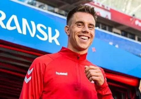 FOTO | Jucătorii Danemarcei și-au trimis fundașul acasă pentru a-şi vedea fetiţa nou-născută