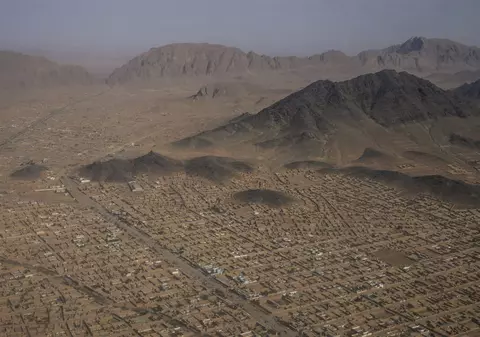 ARMATA 360° / Mergi la 4.000 de kilometri de România, într-un tur virtual al deșertului afgan. Soldații români se antrenează acolo cu muniție reală - VIDEO