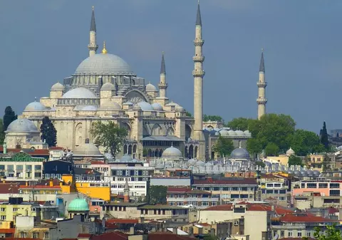 (P) Revelion cu iz oriental în orașul aflat pe două continente, Istanbul