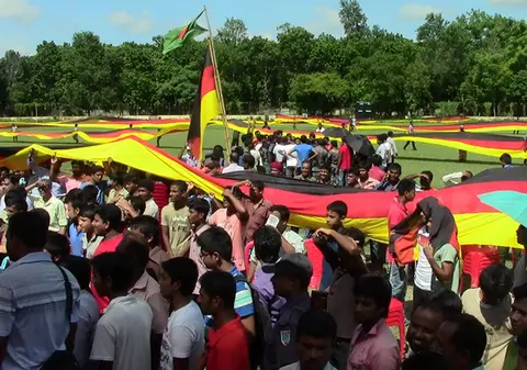 Gest superb al unui fermier din Bangladesh pentru o națională prezentă la Campionatul Mondial de fotbal Rusia 2018. ”E cel mai mare” | VIDEO