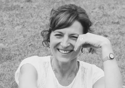 A dat în judecată spitalul după ce s-a trezit cu implanturi mamare permanente după o mastectomie