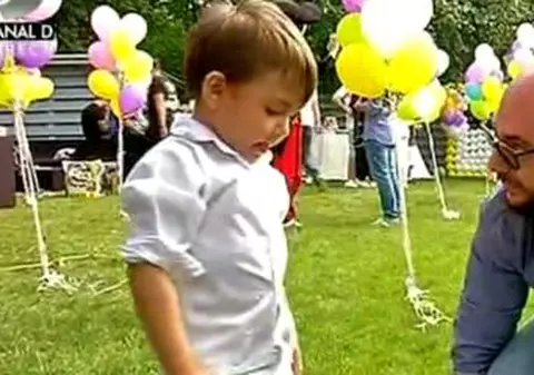 Ce l-a pus Cristi Mitrea pe fiul lui să-i arate. Băiețelul Andreei Mantea a cucerit pe toată lumea | VIDEO