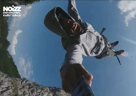 VIDEO/ Sport extrem pentru echipa NOIZZ: bungee jumping la Cheile Râșnoavei, de la 140 de metri