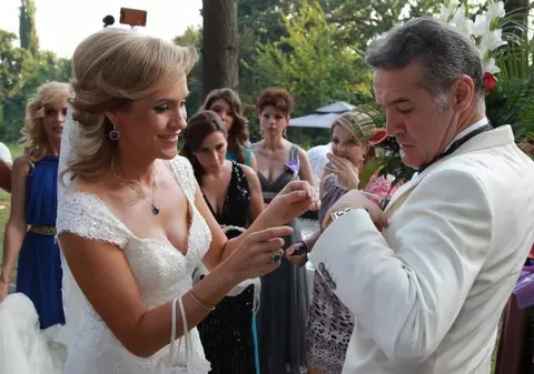 Nașul Gigi Becali a criticat-o pe fina Gabriela Firea: ”A greșit. Săraca, asta nu înțelege ea. A stat lângă cel mai mare criminal pe care l-a avut țara asta”