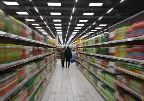 ANALIZĂ | Topul mâncării. Unde au lăsat românii cei mai mulți bani