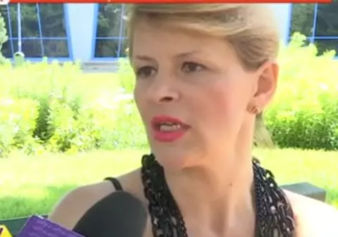 VIDEO/ Sanda Ladoși duce greul acasă. E și mamă și tată pentru copiii săi!