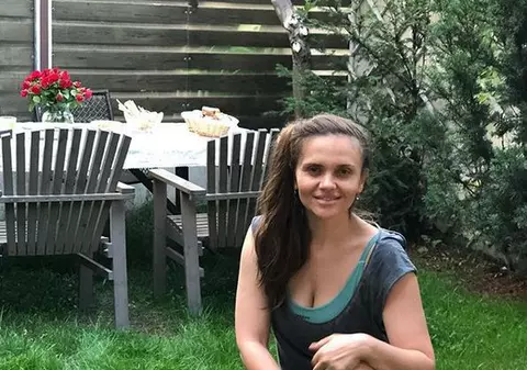 Ce mult a slăbit Cristina Șișcanu. Cade fusta de pe ea