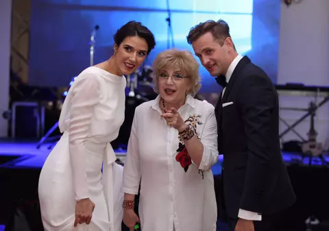 Sorin Brotnei , fostul membru al trupei Akcent, va deveni tată. Soția lui și-a etalat mândră sarcina