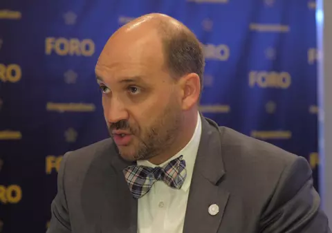 VIDEO/ Majordomul modern, un servitor de lux cu salariu de 6000 de euro pe lună. Trebuie să știe tot ce mișcă într-o casă și să fie discret