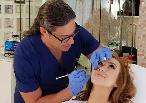 Xonia recunoaște că își injectează fața. Cum a fost surprinsă în cabinetul medicului estetician