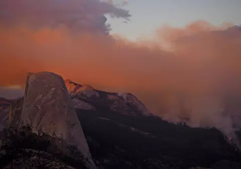Doi alpiniști au murit în timp ce escaladau o stâncă în celebrul parc Yosemite din Statele Unite