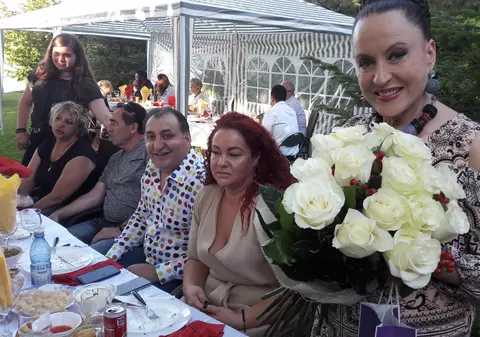 Maria Dragomiroiu a petrecut desculță de ziua ei