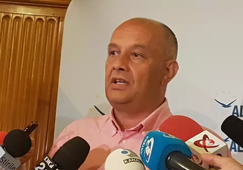 ALDE, acuzații la adresa ministrului Lia Olguța Vasilescu: ”A avizat negativ un proiect de lege inițiat de noi, apoi se lăuda că dă Ordonanță pe același subiect”