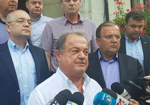 Flutur dă semnalul schimbării în PNL: ”Se impune urgent o întâlnire cu întregul partid, liberalii au obligația să dea semnalul coagulării dreptei”