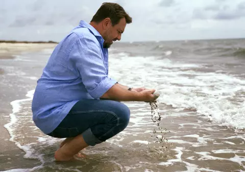 Horia Brenciu, din culisele filmării  noului videoclip. Ce l-a pus regizorul să facă | FOTO
