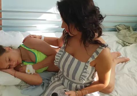 Fetița Larisei Drăgulescu, din nou pe patul de spital. “Are două operații de implant “